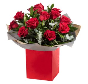 deliver 15 red roses to Dubai