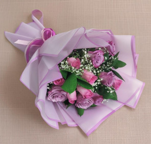 purple pink roses bouquet