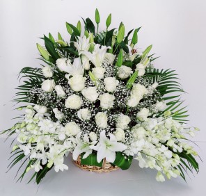 Lilies Roses Basket Flowers to Deliver in Dubai | wish prosperity