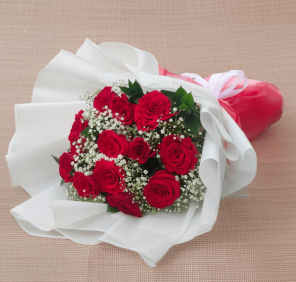 12 red roses bouquet delivery UAE