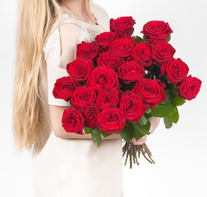 20 red roses bouquet