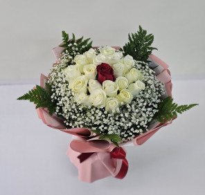 21 rose bouquet Dubai