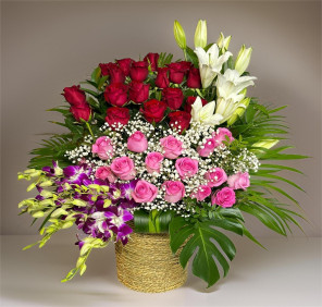 Big lilies roses basket