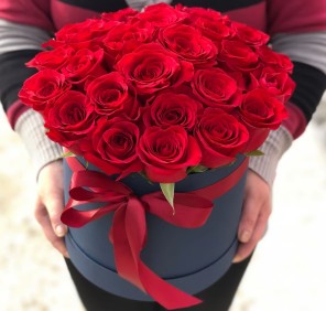 24 red roses box