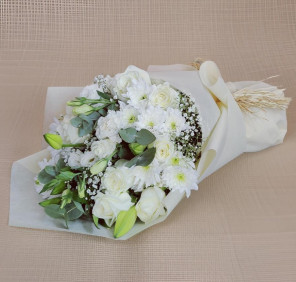 white flowers bouquet