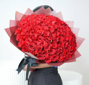 101 VALENTINE ROSES BOUQUET