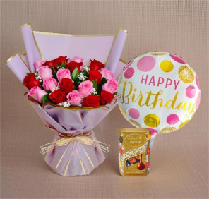 bouquet with balloon Lyndt