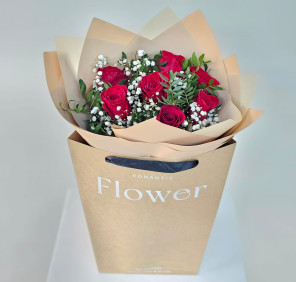 11 red roses bag