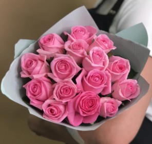 15 pink roses bouquet