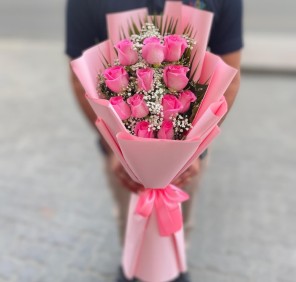 Send 12 pink roses bouquet
